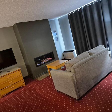 Hotel Baie Saint Paul Esterno foto