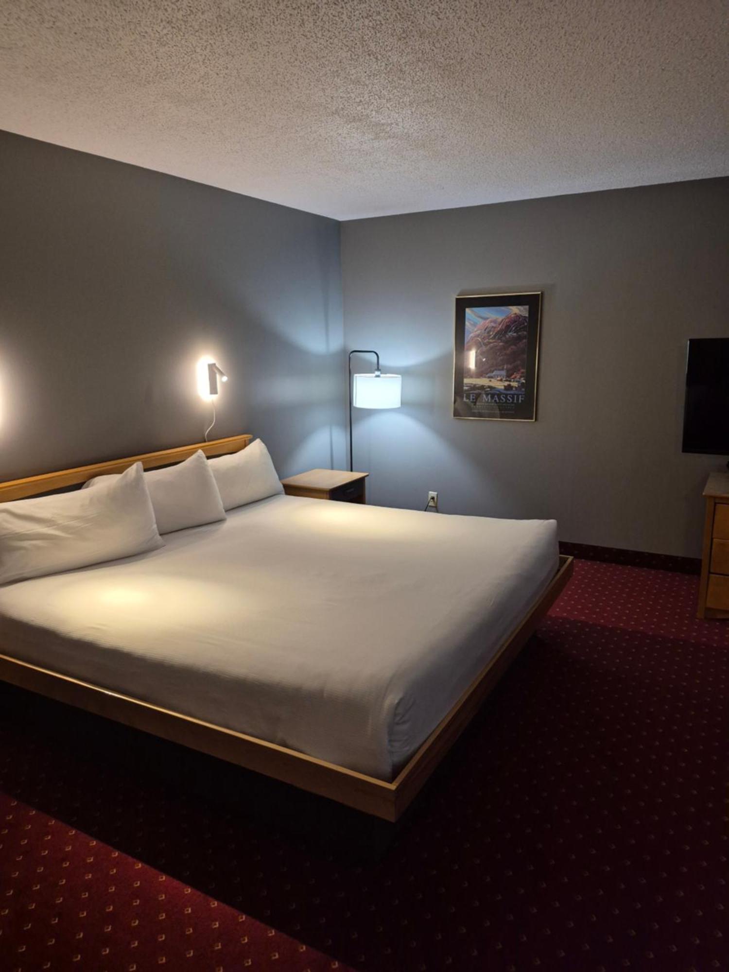 Hotel Baie Saint Paul Esterno foto