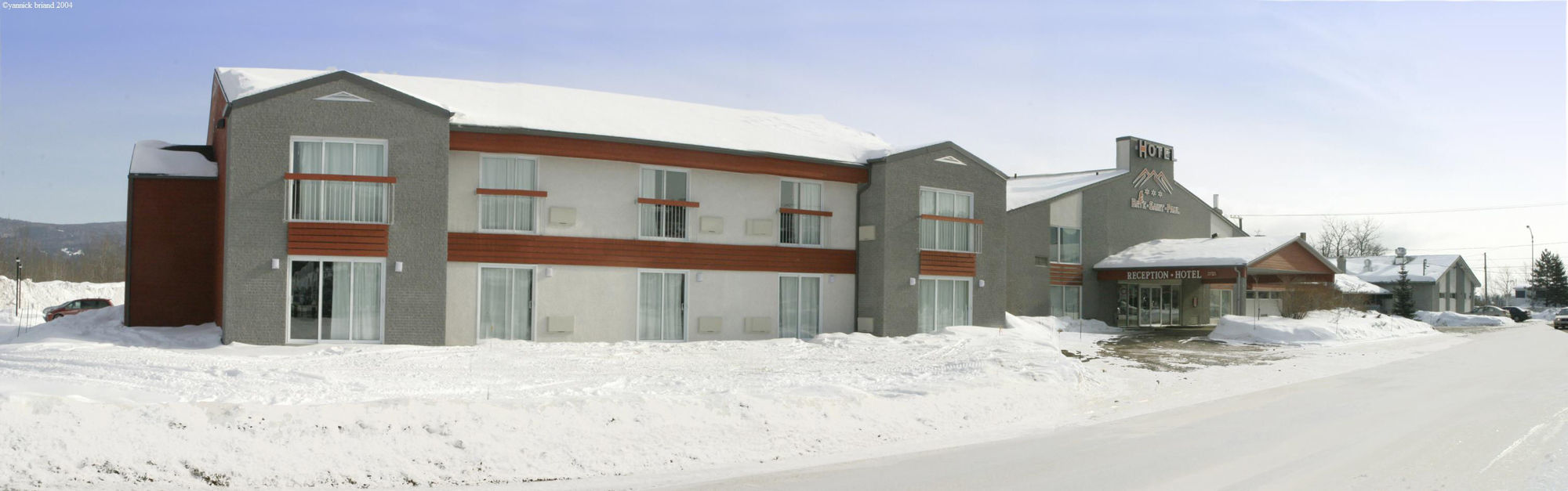 Hotel Baie Saint Paul Esterno foto