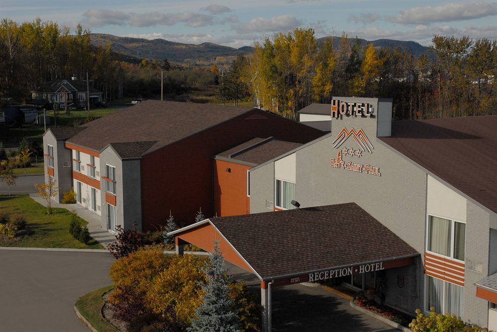 Hotel Baie Saint Paul Esterno foto